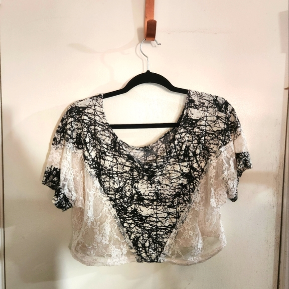 Snake print Lace Top - Picture 3 of 5